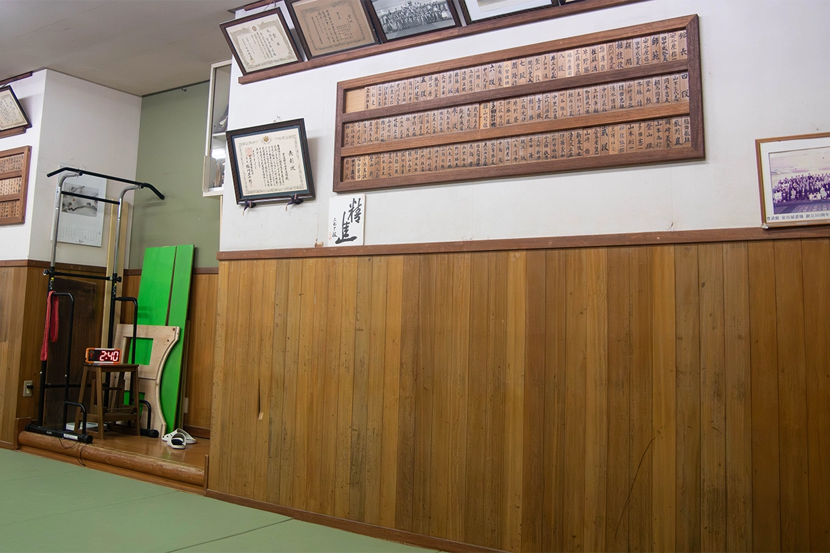 葛飾区　柔道安谷屋道場の室内風景